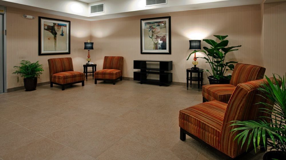 Holiday Inn Express & Suites North Topeka Kültér fotó